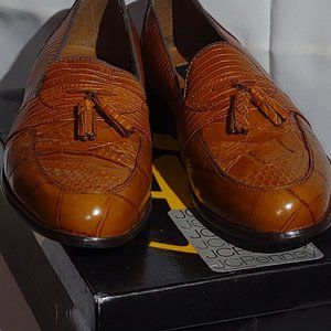 Stacy Adams Santana mustard tasseled loafers, size 11M